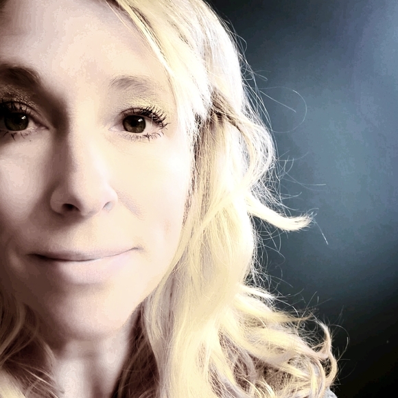 Meet your Posher, Cara - Picture 1 of 1